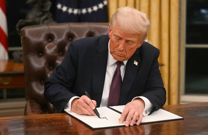 USA : Donald Trump déclare l&rsquo;état d&rsquo;urgence énergétique, Washington ferme la porte aux équipements électriques étrangers